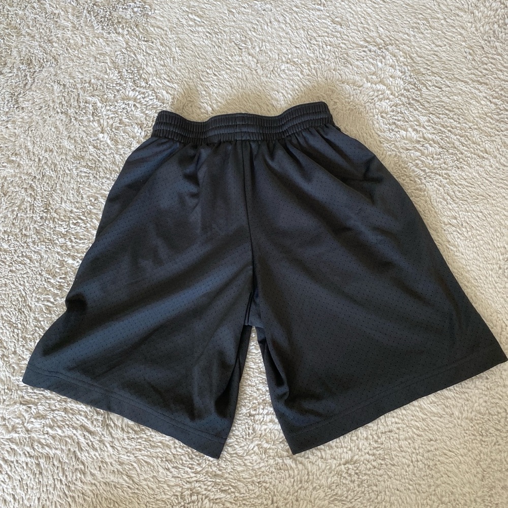 Black/dark gray basketball shorts